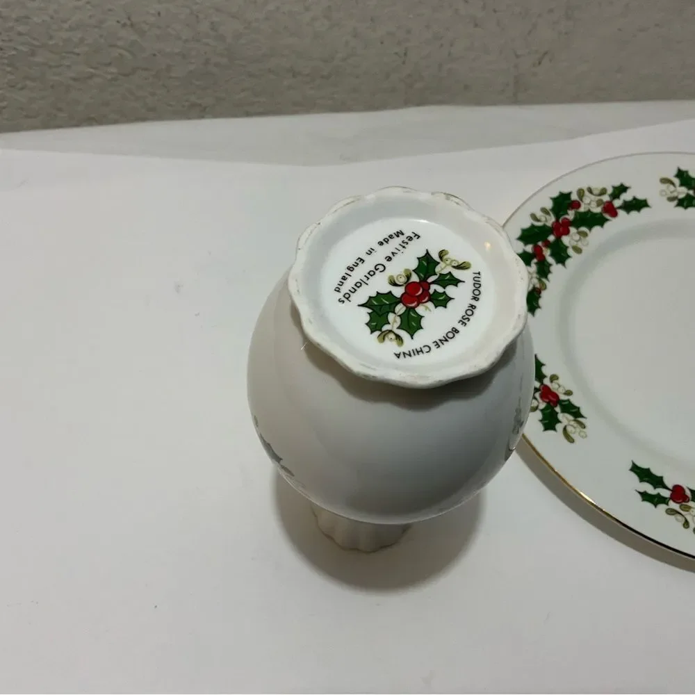 TUDOR ROSE CHINA FESTIVE GARLANDS BUD VASE & SALAD PLATE 8 1/8 ENGLAND G12